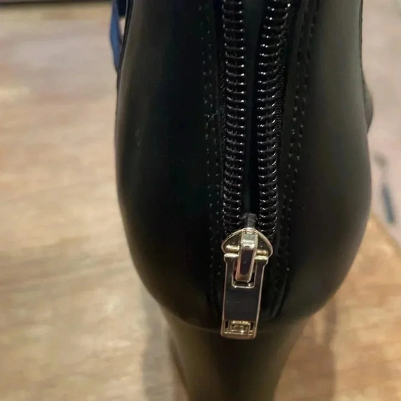 Liz Claiborne Black gold Women's heels mobwife cocktail evening 9W - Picture 7 of 8